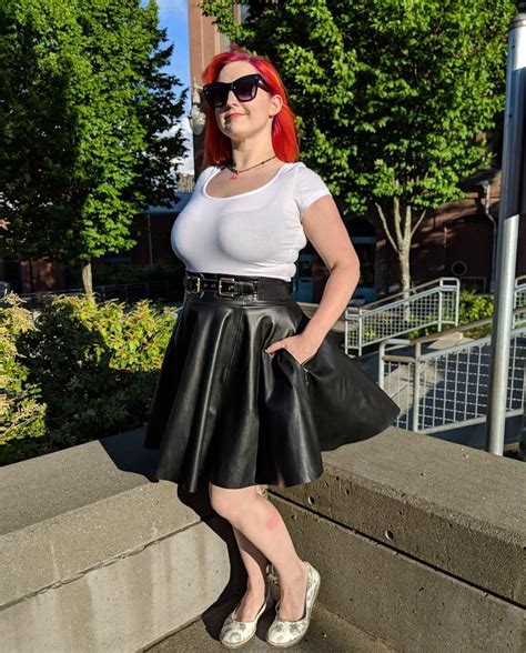 Kinsey Burke - Gaming Celeb : r/Celebswithbigtits