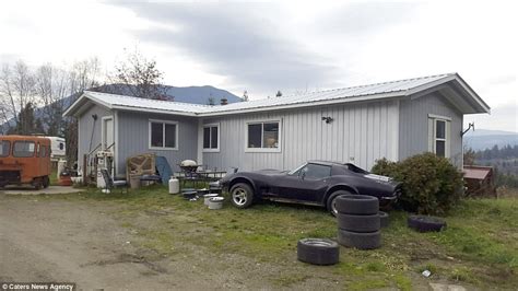 Canadian Petrol Head Is Selling His Farm With 340 Cars Daily Mail Online