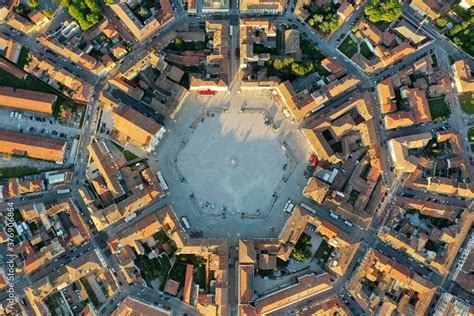 Palmanova città fortezza e Piazza Grande vista dall alto La città