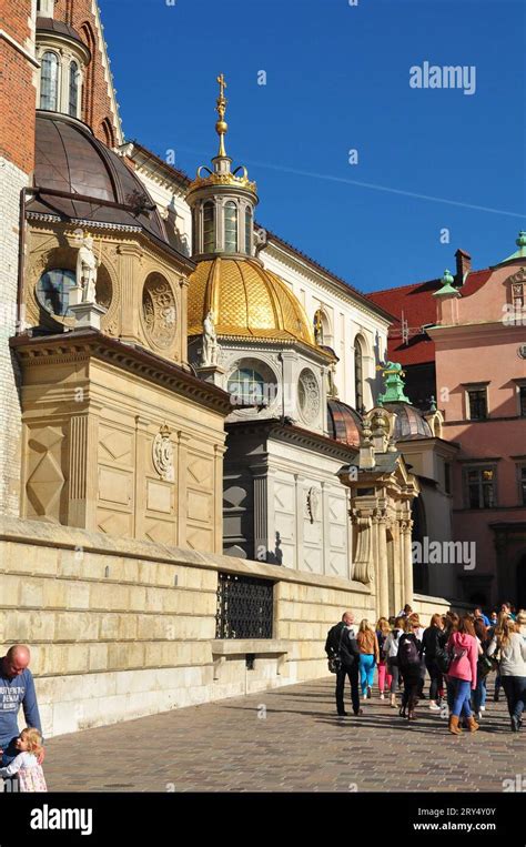 C Th Sigismund S Chapel Vasa To Its Left In The Wawel Cathedral