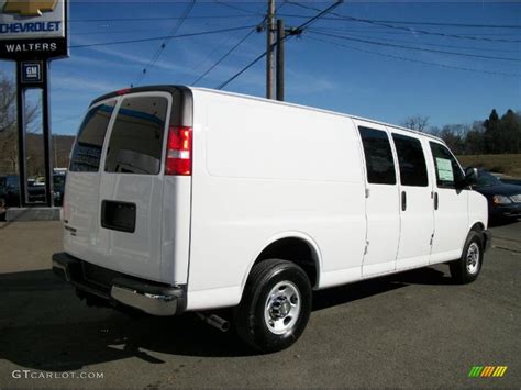 Summit White Chevrolet Express Cargo Van Exterior Photo