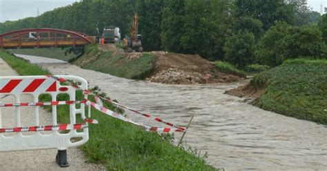 Maltempo In Veneto Il Fiume Muson Rompe Gli Argini A Camposampiero