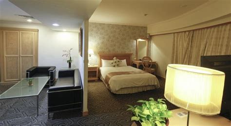 Best Price on Cambridge Tainan Hotel in Tainan + Reviews