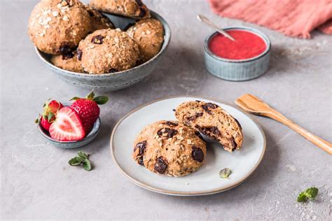 Glutenfreie und vegane Schokobrötchen ohne Hefe