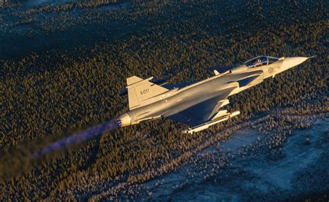 Saab Destaca Gripen E Em Feira De Defesa Na Tail Ndia