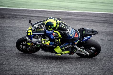 Valentino Rossi Vuelve A La Moto El De Motogp Ha Estado Rodando En