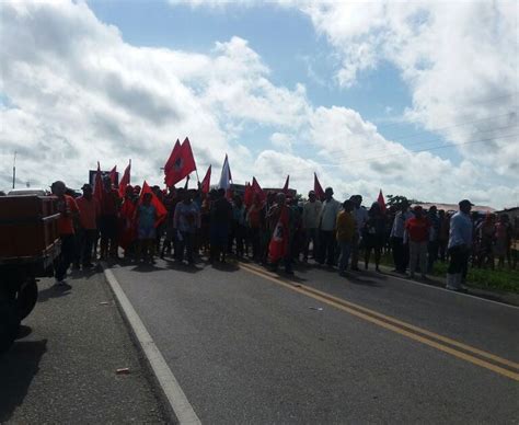 MST Bloqueia Rodovias Em Ibaretama E Quixeramobim Pacientes Morrendo