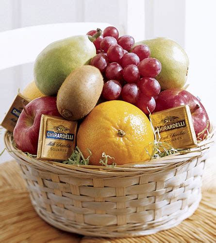 Pam's Garden - Fruit & Gourmet - Fruit & Chocolate Basket C32-2991