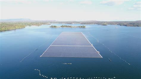 The World S Largest Floating Solar Farm Sirindhorn Dam In Ubon