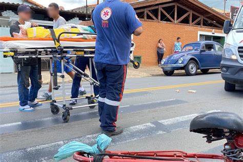 Motociclista e ciclista ficam feridos após acidente no Chácara