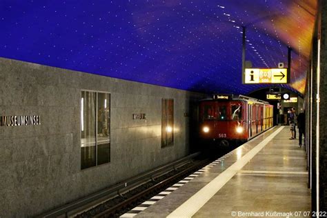 Europa Deutschland Berlin Mitte U Bahnhof Museumsinsel U Bahn