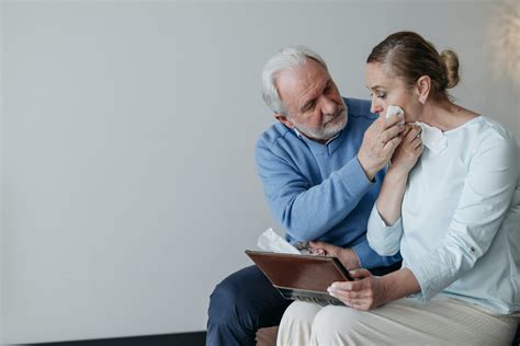 Dealing with the Loss of a Loved One - Family Resource Home Care