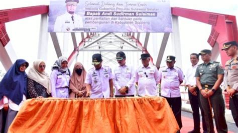 Dilengkapi Pelengkung Rangka Baja Terpanjang Jembatan Andalan