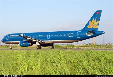 VN A352 Airbus A321 231 Vietnam Airlines Kanehoshi JetPhotos