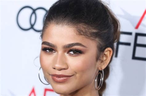 Das Hast Du Noch Nie Gesehen Zendaya Erschien Bei Einer Filmpremiere