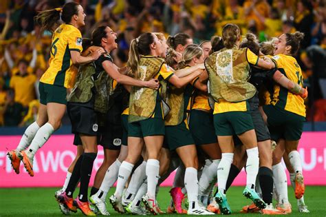 Hosts Australia Reach Fifa Women S World Cup Semi Finals After Penalty