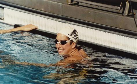 Janet Evans Offers Inspiration in Visit to Pine Crest Swimming - Swimming World News