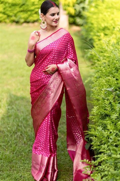 Daimagestore Bright Pink Pure Banarasi Silk Jacquard Saree