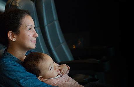 Sess O De Cinema Adaptada Para M Es E Beb S Acontece No Garten Shopping