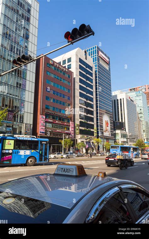 Shopping street in the modern district of Gangnam-gu, Seoul, South ...