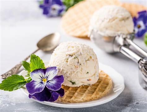 Kulinarik Kulinarische Reise mit essbaren Blüten und Blumen Wyss