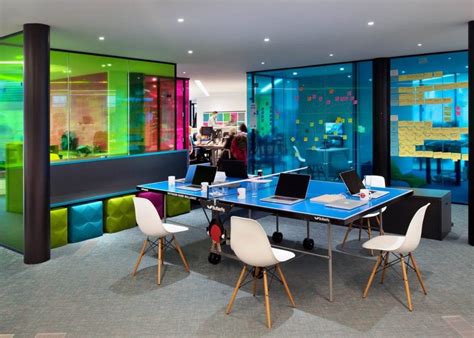 25 Travel Agency Office Interior Designs You Must See