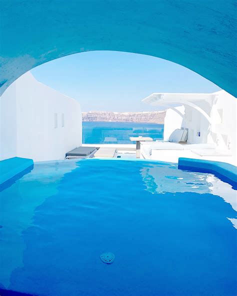 Cave Pool Suite with private cave pool indoor couples Jacuzzi and ...