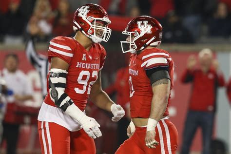 New York Jets Scout Thinks Houston DL Logan Hall Will Be a Star in NFL ...