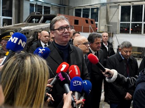 Vučić Moramo da vodimo računa o sebi i jačamo vojsku vrijeme izazova