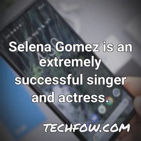 What Microphone Does Ariana Grande Use [New Research!] - TechFOW.com