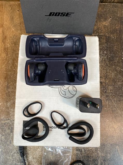 Bose 423729 Soundsport Free Wireless Earbuds W Charger In Box Good Buya