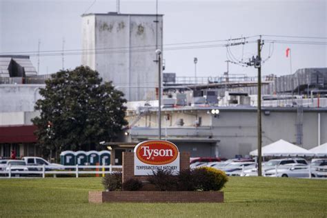 Tyson Foods To Close Two Chicken Plants Affecting Hundreds In Virginia Arkansas