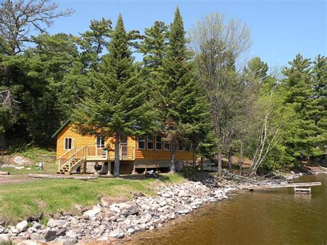 Voyageurs Sunrise Resort - Kabetogama Lake Resorts