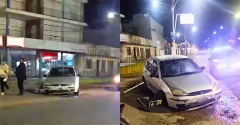 Perdió El Control Del Auto En Plena Avenida Y Se Chocó Un Cartel