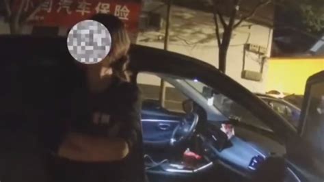 女子醉驾被查想拿执法记录仪自拍：我拿着录自己漂亮一点凤凰网视频凤凰网