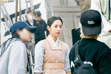 Wjsn Daily On Twitter Pic Bona Shooting Behind For Joseon