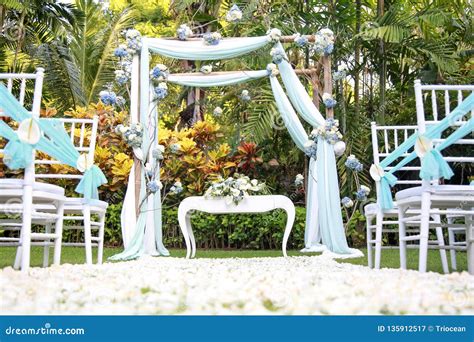 Romantic Outdoor Wedding Setup at the Garden Stock Image - Image of elegant, beauty: 135912517