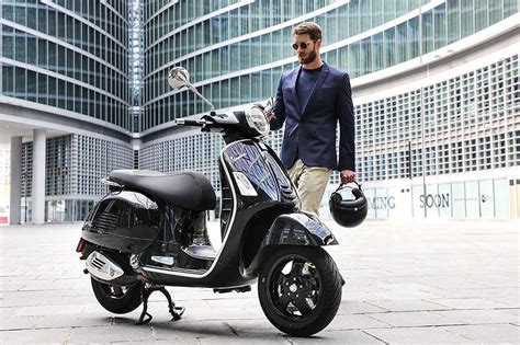 精巧型黃牌速克達 全新《vespa Gts 300 Super Tech Super Sport》預購展開 宅宅新聞