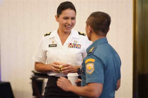 Tulsi Gabbard, Pete Buttiegieg: The Veterans Still Running for ...