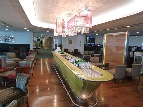 LHR: British Airways First Lounge Heathrow T3 review | Loungeindex