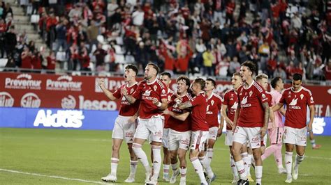 Los Abonados Del Real Murcia Podr N Comprar Entradas A Precio Reducido