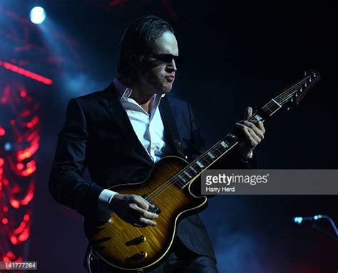 Joe Bonamassa March 23 2012 Photos And Premium High Res Pictures Getty Images