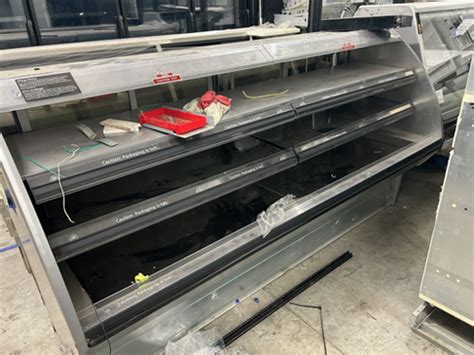 7 0004 Custom Delis 8 Foot Hot Case GES