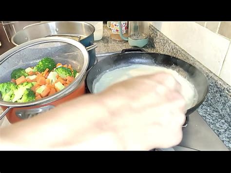 Pasta En 2 Minutos Y Luego Una Mamada Con Henry Y Veronika XVIDEOS