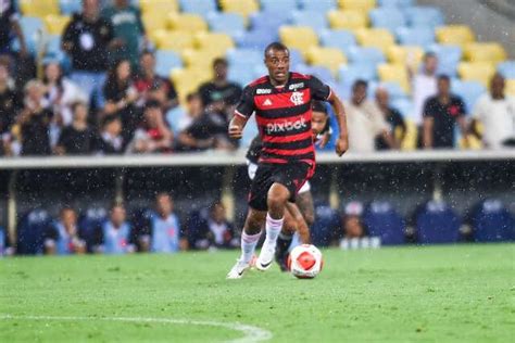 Flamengo perde pênalti e clássico carioca termina empatado sem gols