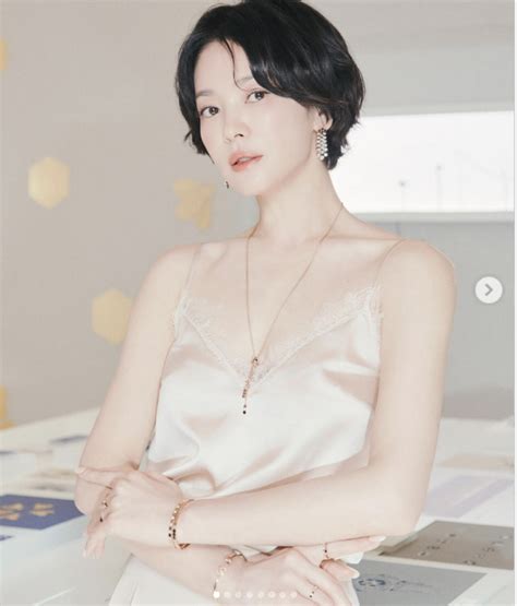 Song Hye Kyo S Thin Body Nude Tone Sleep Full Body Shot Of Perfect