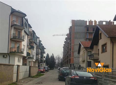 Bijeljina Saobra Ajni Haos U Ulici Petrove Gore Radnici Gradili Ta