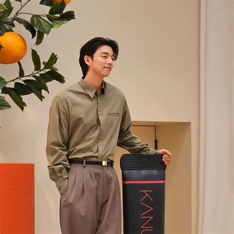 Inspirasi Outfit Semi Formal Ala Gong Yoo Look Stunning