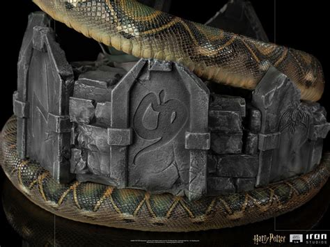 Voldemort Nagini Harry Potter Legacy Replica Statue By Iron Studios