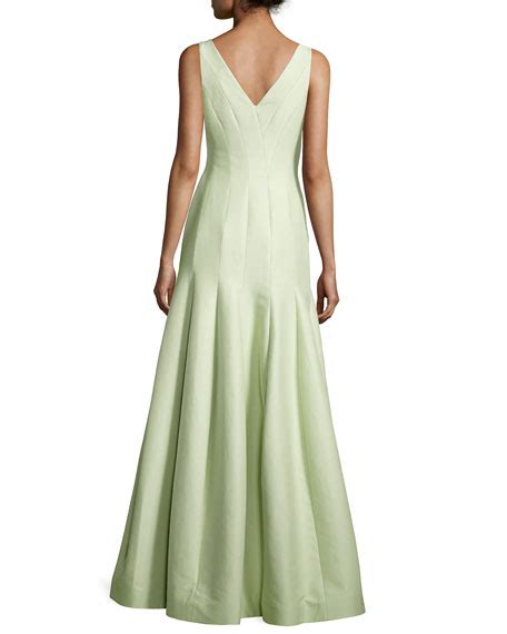 Halston Heritage Sleeveless V Neck Structured Gown Pistachio